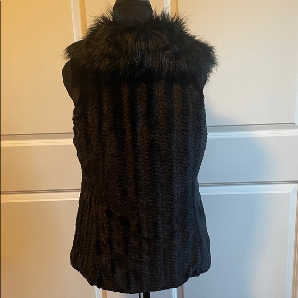 Marc New York Black Faux Fur Vest Size Medium - Picture 3 of 9